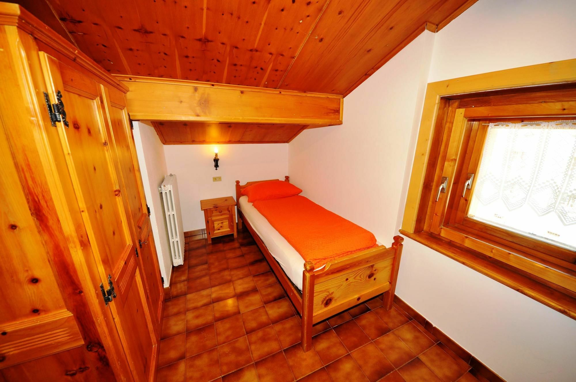 Residence Casa Longa By Livigno Accomodation Exterior photo